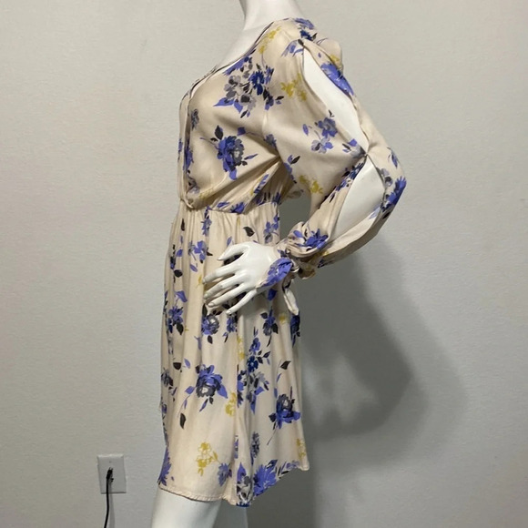 Lush Floral Dress Size M - Picture 3 of 9